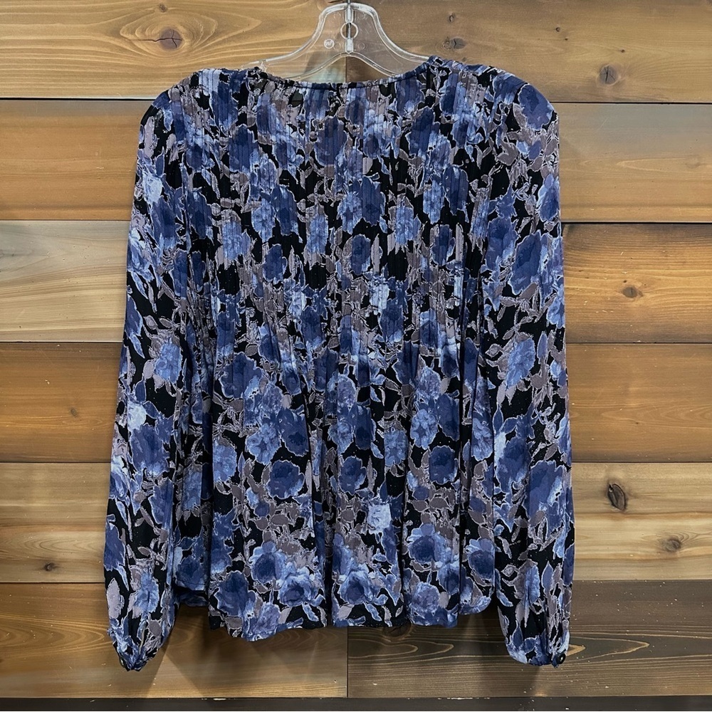 Chan Luu blue floral blouse XS long sleeve pintuck V-neck long sleeve Boho - Picture 3 of 13